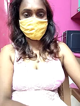 Snapshot of Queen-dhivya chatting on 04-17-26, 02:47 Queen-dhivya online show from 04-17-26, 02:47