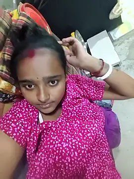 Snapshot of cuteriya5 chatting on 10-31-25, 04:52 cuteriya5 online show from 10-31-25, 04:52