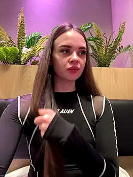 Snapshot of KristiRich chatting on 11-04-25, 08:02 KristiRich online show from 11-04-25, 08:02