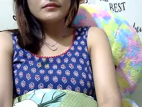 Snapshot of maira_33 chatting on 05-22-26, 04:56 maira 33 online show from 05-22-26, 04:56