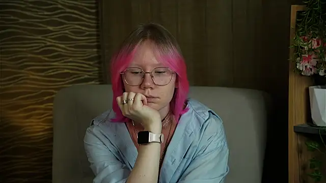 Snapshot of HanVertz chatting on 11-02-25, 05:21 HanVertz online show from 11-02-25, 05:21