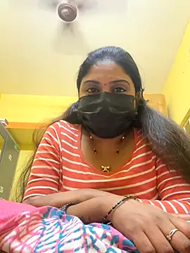 Snapshot of Tamil_Hot_Varshu chatting on 12-13-25, 07:53 Tamil Hot Varshu online show from 12-13-25, 07:53