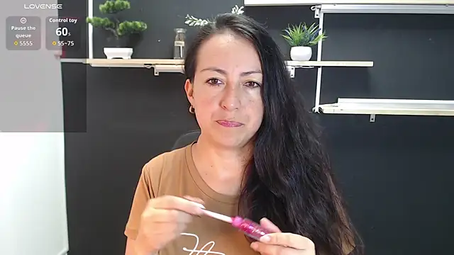 Lauryn Jones online show from 05-19-26, 06:03