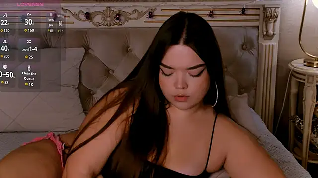 Snapshot of NaomiAster chatting on 11-04-25, 09:52 NaomiAster online show from 11-04-25, 09:52