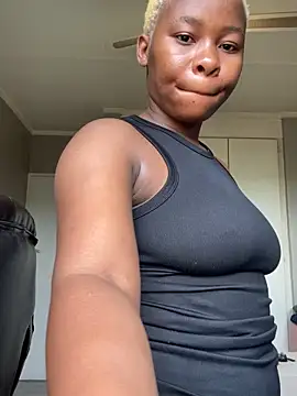 Snapshot of MiyaXo2 chatting on 11-11-25, 12:05 MiyaXo2 online show from 11-11-25, 12:05