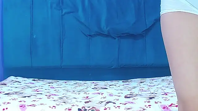 Snapshot of aperlacandycm01 chatting on 11-11-25, 03:50 aperlacandycm01 online show from 11-11-25, 03:50