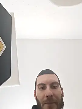 Snapshot of Zoomorris chatting on 12-16-25, 04:23 Zoomorris online show from 12-16-25, 04:23