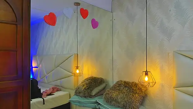 laurettedela rouse online show from 11-30-25, 10:19