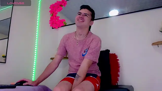 Sebastian Loaiza online show from 12-15-25, 01:04