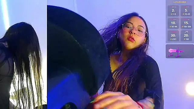 Snapshot of HanaLush27 chatting on 12-14-25, 07:18 HanaLush27 online show from 12-14-25, 07:18