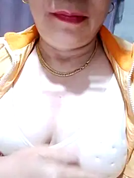 small-house123 online show from 12-15-25, 01:48