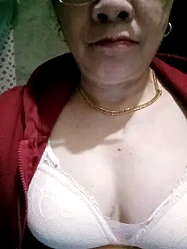 small-house123 online show from 02-28-26, 01:23