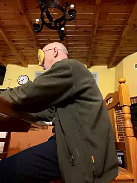 Snapshot of men1967 chatting on 01-18-26, 05:39 men1967 online show from 01-18-26, 05:39