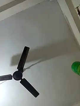 Snapshot of Hot__cute001 chatting on 11-01-25, 05:48 Hot cute001 online show from 11-01-25, 05:48