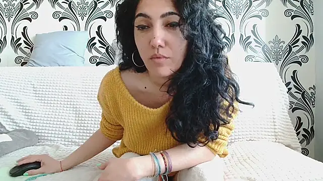 CharmingPearl online show from 04-25-26, 06:49