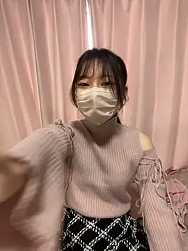 Snapshot of Kanna_072_ chatting on 11-29-25, 02:25 Kanna 072 online show from 11-29-25, 02:25