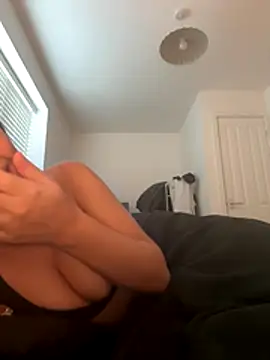 Bethrae25 online show from 11-20-25, 03:12