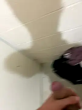 Snapshot of chris0318_ chatting on 11-04-25, 08:57 chris0318  online show from 11-04-25, 08:57