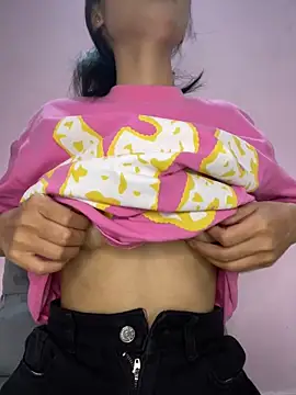 Snapshot of lung-linh chatting on 12-04-25, 01:31 lung-linh online show from 12-04-25, 01:31