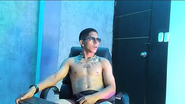 Snapshot of soy_Aron chatting on 11-07-25, 07:47 soy Aron online show from 11-07-25, 07:47