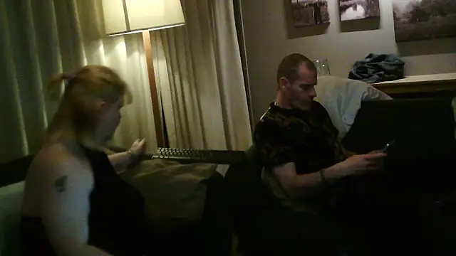 Snapshot of paulus52 chatting on 11-30-25, 04:00 paulus52 online show from 11-30-25, 04:00