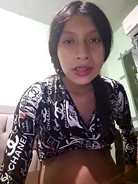 Snapshot of hornyyoungmomy chatting on 11-02-25, 06:21 hornyyoungmomy online show from 11-02-25, 06:21