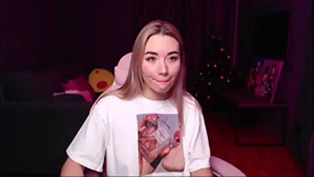 Rosie Mac online show from 12-15-25, 02:05