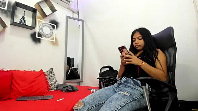 YuleimysAndAlex online show from 11-05-25, 03:17