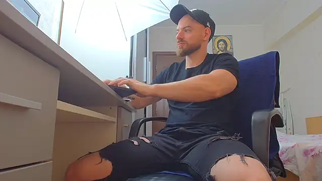 Ryanstone  online show from 05-21-26, 03:46