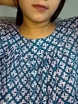Snapshot of Neha533 chatting on 05-17-26, 04:36 Neha533 online show from 05-17-26, 04:36