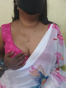 Snapshot of hyd_couple7878 chatting on 07-17-26, 07:37 hyd couple7878 online show from 07-17-26, 07:37