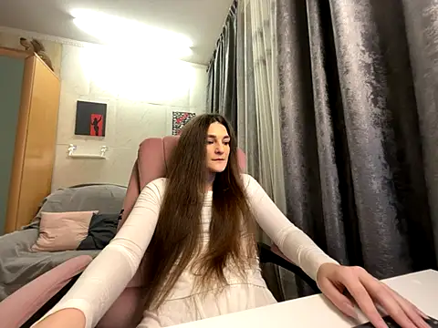 HelgaMun online show from 11-25-25, 10:59