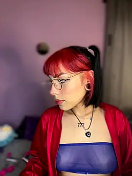 Snapshot of He_cate chatting on 11-15-25, 04:32 He cate online show from 11-15-25, 04:32