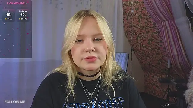 Mila wxw online show from 12-19-25, 01:40