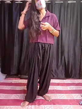 Snapshot of Soni_bhabhiji12 chatting on 11-08-25, 06:57 Soni bhabhiji12 online show from 11-08-25, 06:57