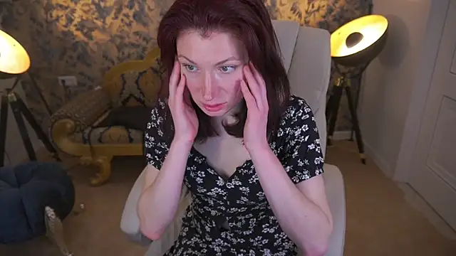 AmiraGoldd online show from 04-22-26, 08:32