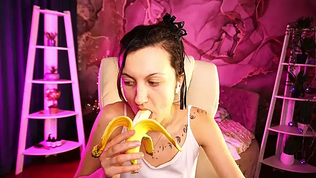 Snapshot of ZafiraMoonn chatting on 03-02-26, 02:24 ZafiraMoonn online show from 03-02-26, 02:24