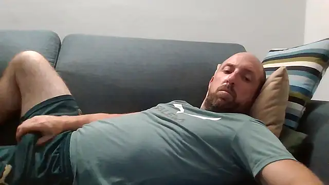 Snapshot of luca_beech88 chatting on 06-23-26, 06:28 luca beech88 online show from 06-23-26, 06:28