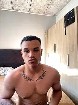 Snapshot of Manufring chatting on 11-03-25, 07:37 Manufring online show from 11-03-25, 07:37