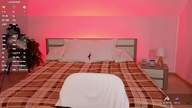 WICKEDEMBER online show from 04-25-26, 02:03