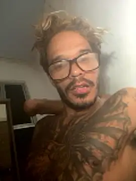 Snapshot of Antoniobiague chatting on 03-05-26, 03:57 Antoniobiague online show from 03-05-26, 03:57