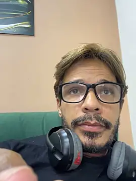 Snapshot of Antoniobiague chatting on 03-13-26, 03:18 Antoniobiague online show from 03-13-26, 03:18