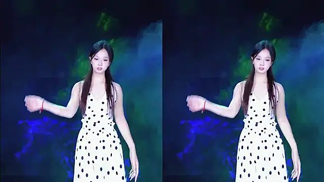 Snapshot of Amazing-001 chatting on 12-13-25, 07:53 Amazing-001 online show from 12-13-25, 07:53