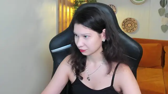 Snapshot of SaraDenars chatting on 11-10-25, 05:06 SaraDenars online show from 11-10-25, 05:06