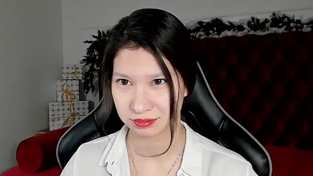 Snapshot of SaraDenars chatting on 12-16-25, 04:17 SaraDenars online show from 12-16-25, 04:17