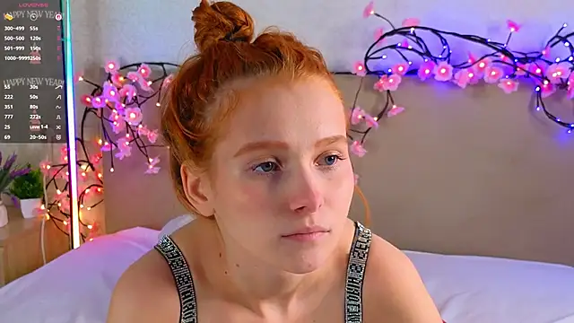 Snapshot of MarthaMack chatting on 12-16-25, 07:24 MarthaMack online show from 12-16-25, 07:24