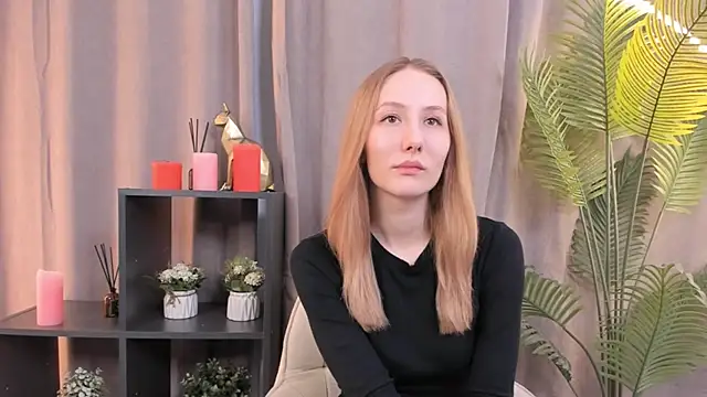 Snapshot of NikoleOwen chatting on 11-14-25, 08:24 NikoleOwen online show from 11-14-25, 08:24