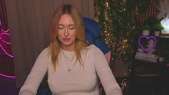 VickieHubbard online show from 12-18-25, 10:21