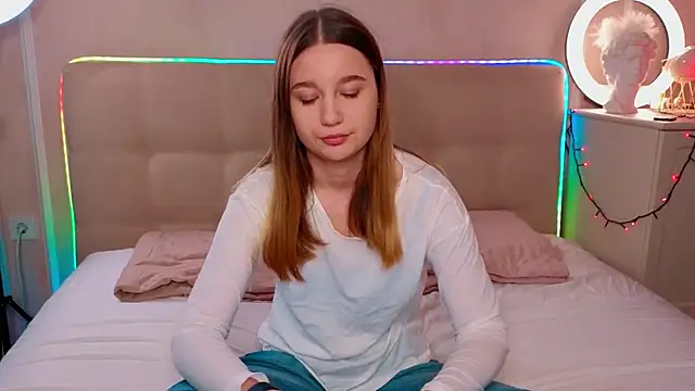 LauriePerez online show from 12-22-25, 12:57