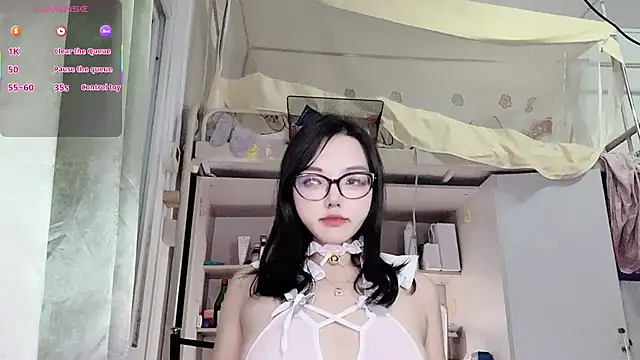 Snapshot of 99EE-yy chatting on 11-05-25, 12:16 99EE-yy online show from 11-05-25, 12:16